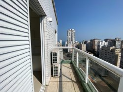 #133-8 - Apartamento para Venda em Santos - SP