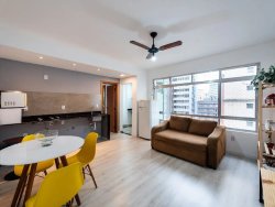 #107-9 - Apartamento para Venda em Santos - SP