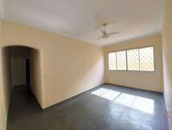 #051-10 - Apartamento para Venda em Santos - SP