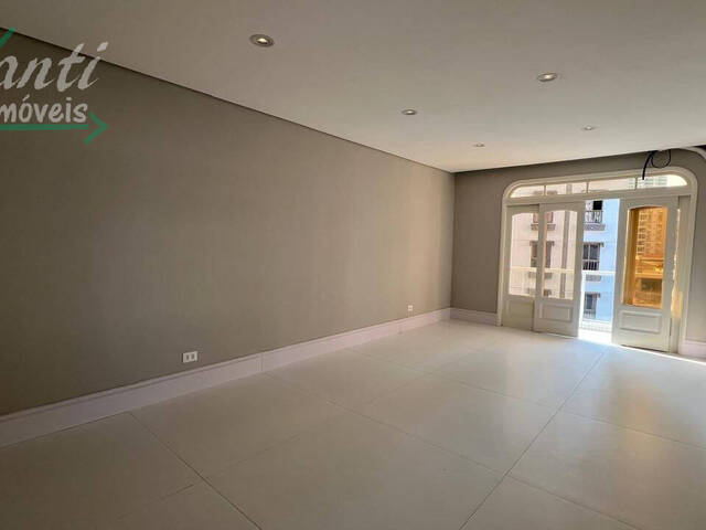 Apartamento modernizado na Ponta da Praia, Santos