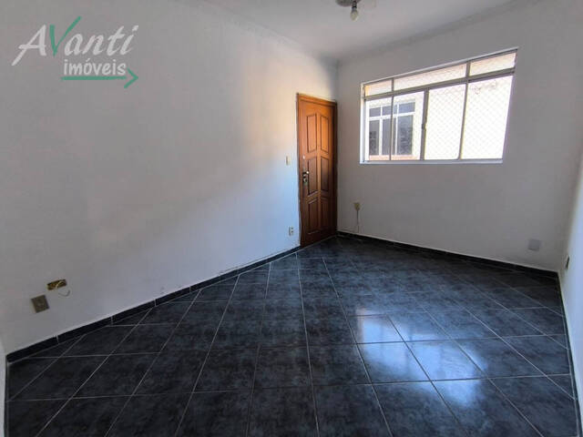 Apartamento com 2 dormitórios à venda no bairro Embaré