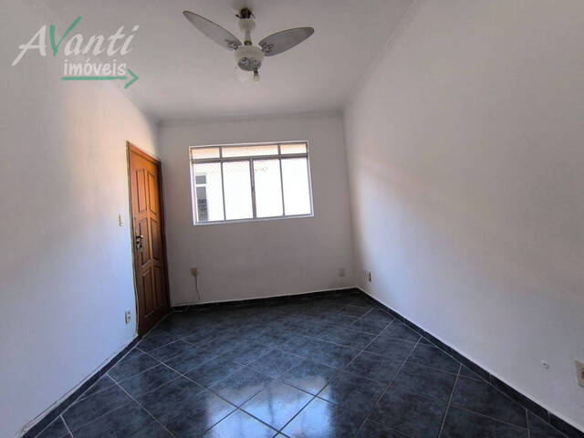 Apartamento com 2 dormitórios à venda no bairro Embaré