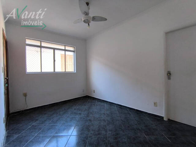 Apartamento com 2 dormitórios à venda no bairro Embaré